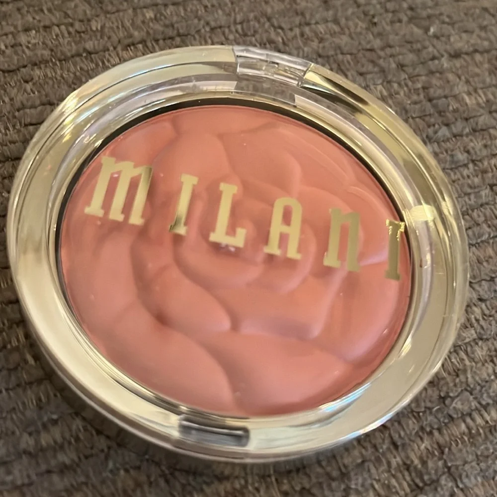 Milani‎ Rose Powder Blush in Tea Rose​​
